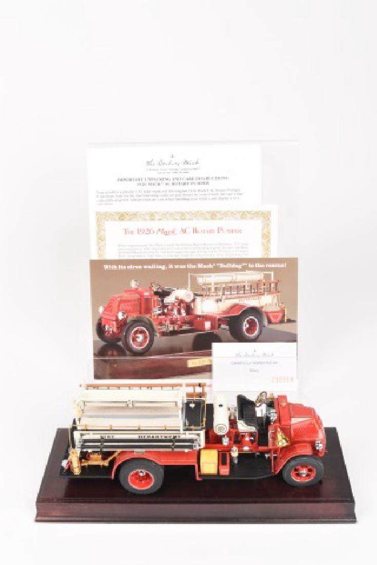 Danbury Mint 1926 Mack AC Rotary Pumper (1 of 7)