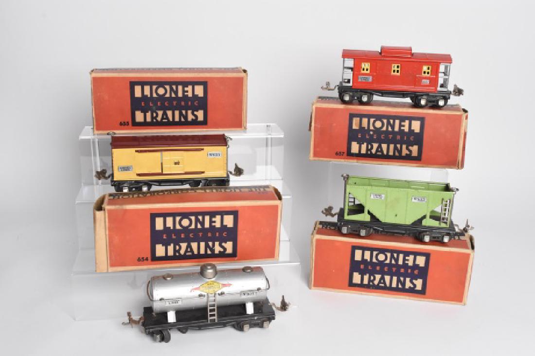 (4) Lionel Prewar train cars (1 of 5)