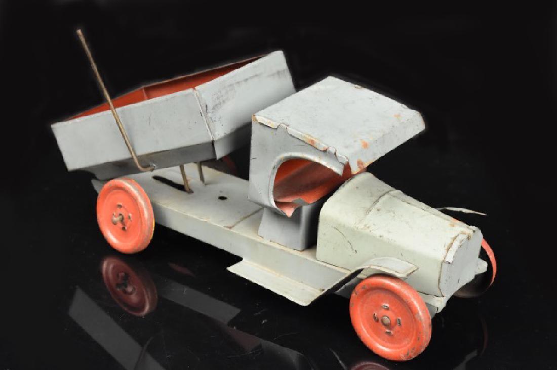 Early Chein unmarked tin litho dump truck (1 of 5)