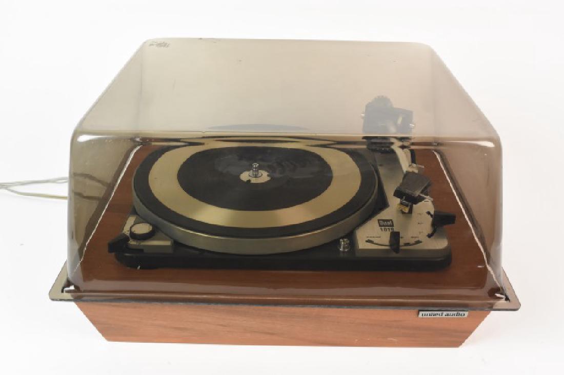 Vintage Dual 1019 Record Player (1 of 5)