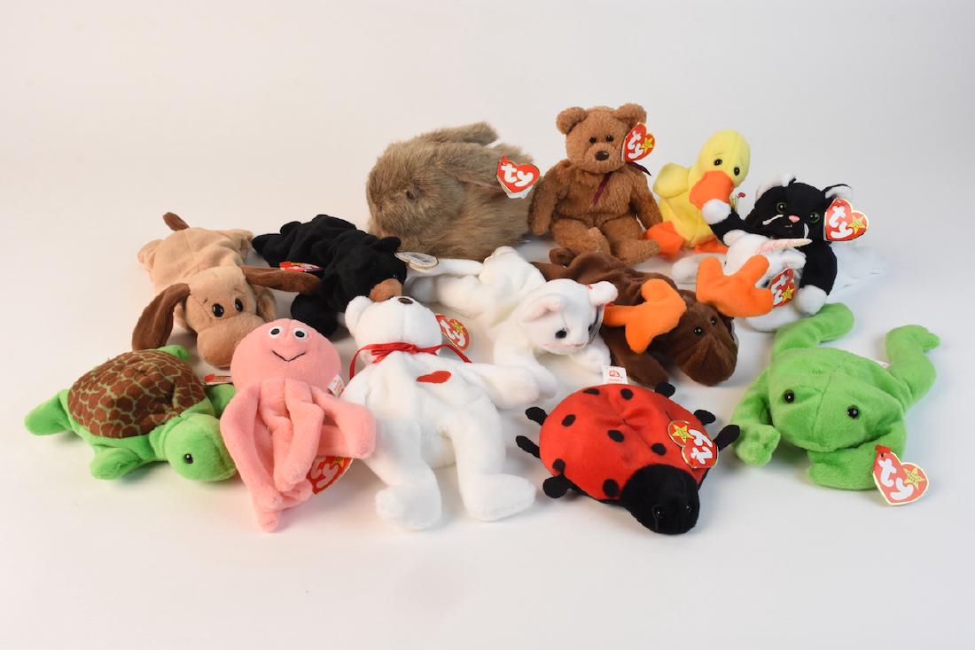 Collection of Beanie Babies Made in 1993: Collection of Beabie Babies from 1993 including Legs, Speedy, Lucky, Ink, Flip, Zip, Blackie, Valentino, Chocolate, Mystic, Quackers, Bones, Curly and Nibbles with an original tush tag and To: From: h