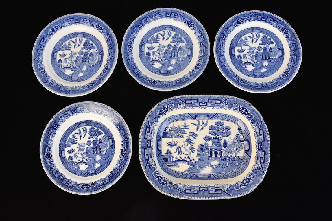 (5) Buffalo China Blue Willow Plates (1 of 7)