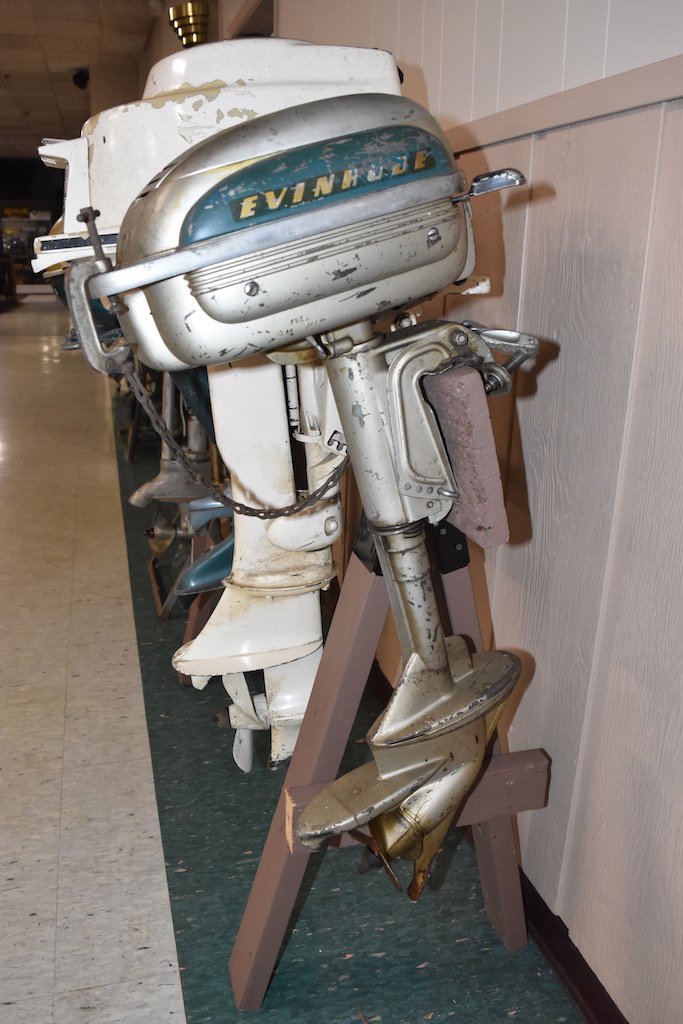 1940's Evinrude Outboard Motor (1 of 4)