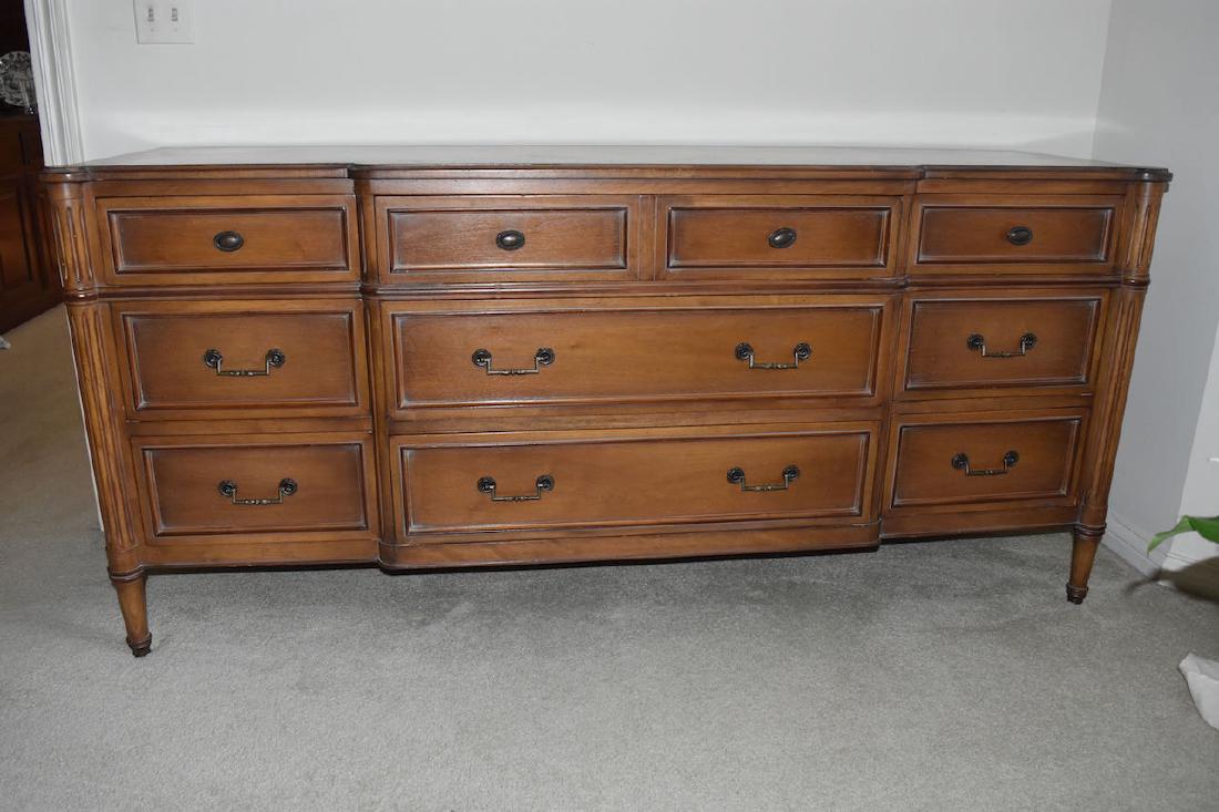 Meldan Furniture 10 Drawer Dresser (1 of 5)