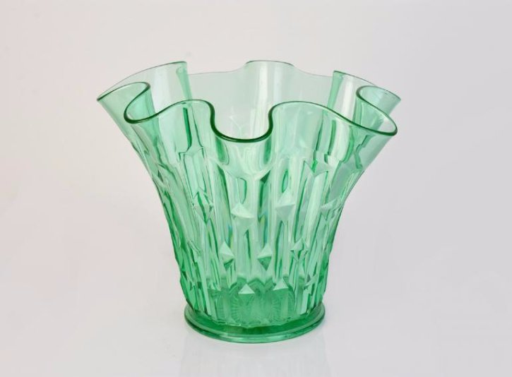 Green Glass Handkerchief Style Vase Diamond Pattern: This pretty green handkerchief style vase makes a beautiful center piece with ruffled rim and diamond geometric textured glass, 8" x 9.75" W. Excellent condition. Contact our recommended 3rd party "fo