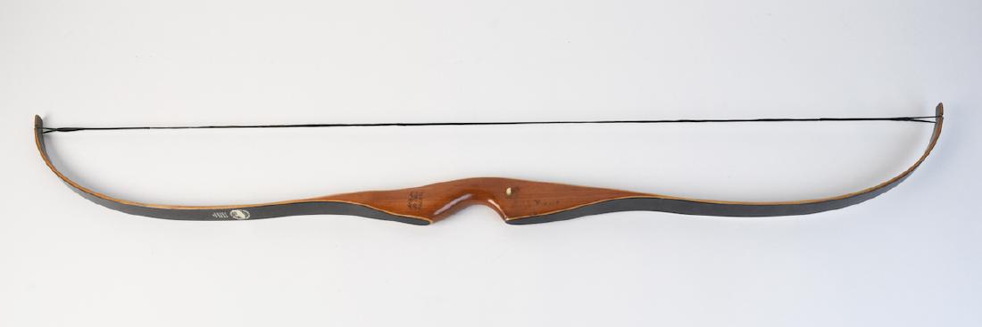 Bear Archery Hunting Bow AMO 48" (1 of 5)