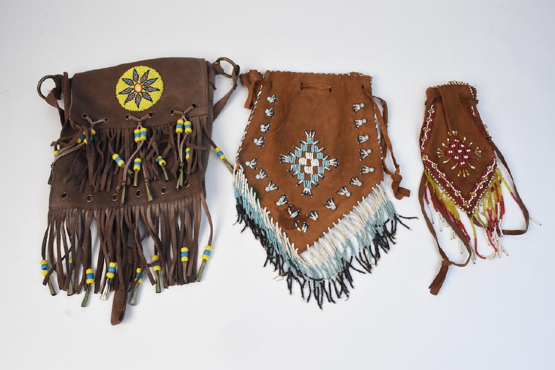 (3) Native American Leather Beaded Purses (1 of 8)