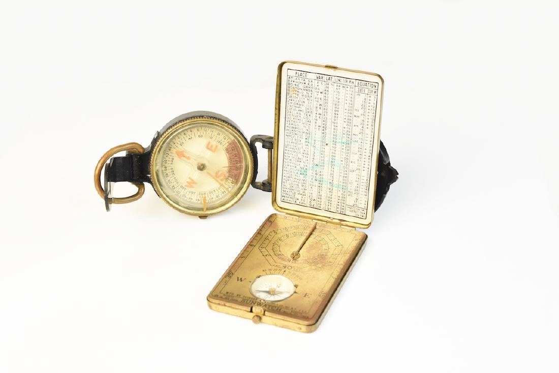 Sunwatch Pocket Compass & 1940's WWII US Army Coma (1 of 8)