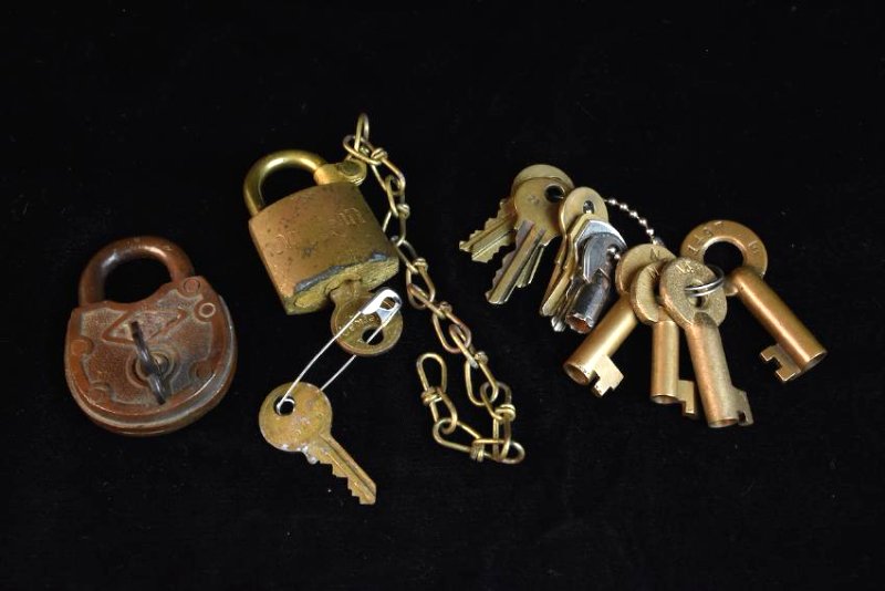 Vintage Padlocks and Keys (1 of 9)