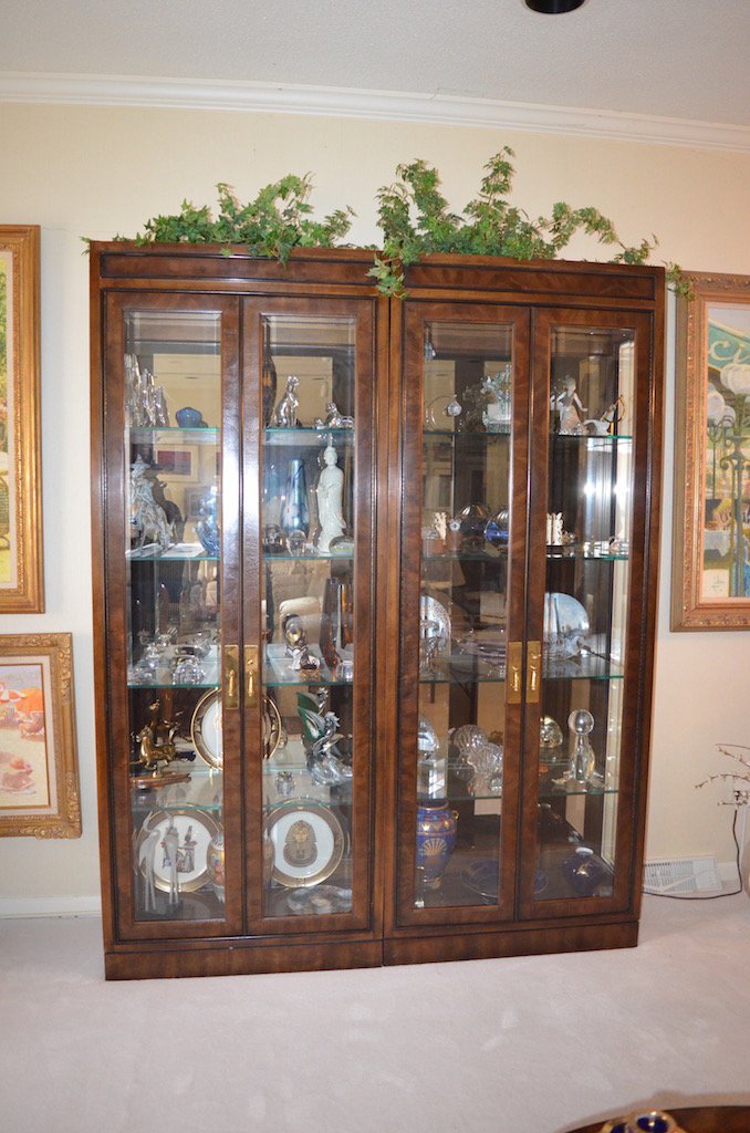 Pair Of Drexel Heritage Lighted China Cabinets Feb 24 2018