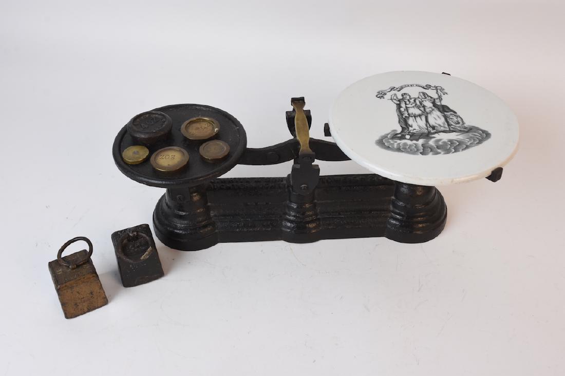 Antique Cast Iron Butchers Scale w/Weights (1 of 9)