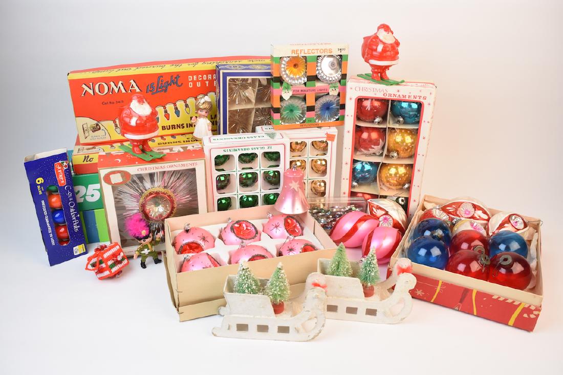 Vintage Christmas Ornaments, Lights & Decorations (1 of 11)