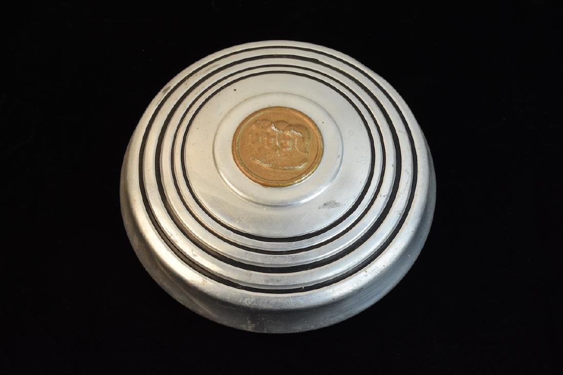 Graham Hubcap: Graham Hubcap. Contact our recommended 3rd party "for profit" shipper Pak Mail at (260) 637-4809 or contact@pakmailshipsfortwayne.com for shipping quote PRIOR to bidding. Scheerer WILL NOT ship this i