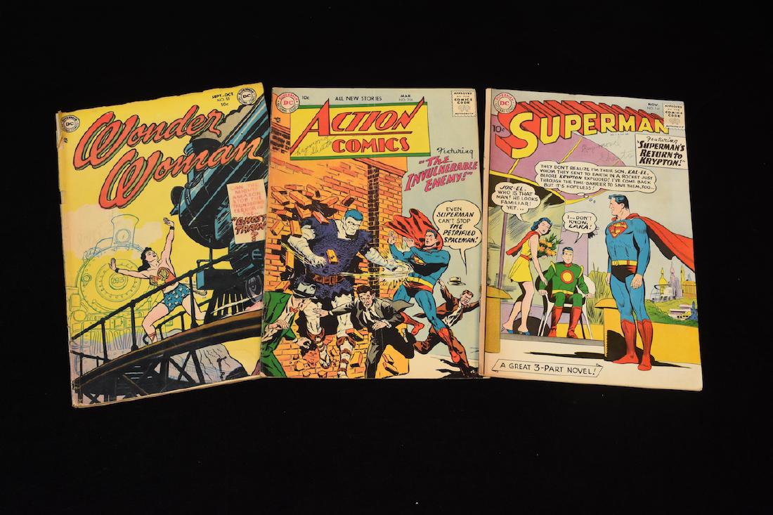 (3) DC Comics Super Hero Comic Books (1 of 4)