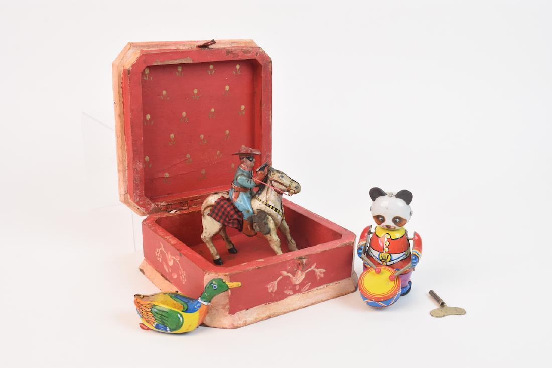 Vintage Tin-litho Wind-up Children Toys (1 of 18)