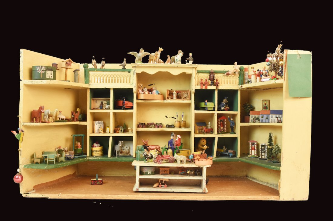 Antiques & Collectibles Diorama Filled W/ Miniatures (1 of 15)