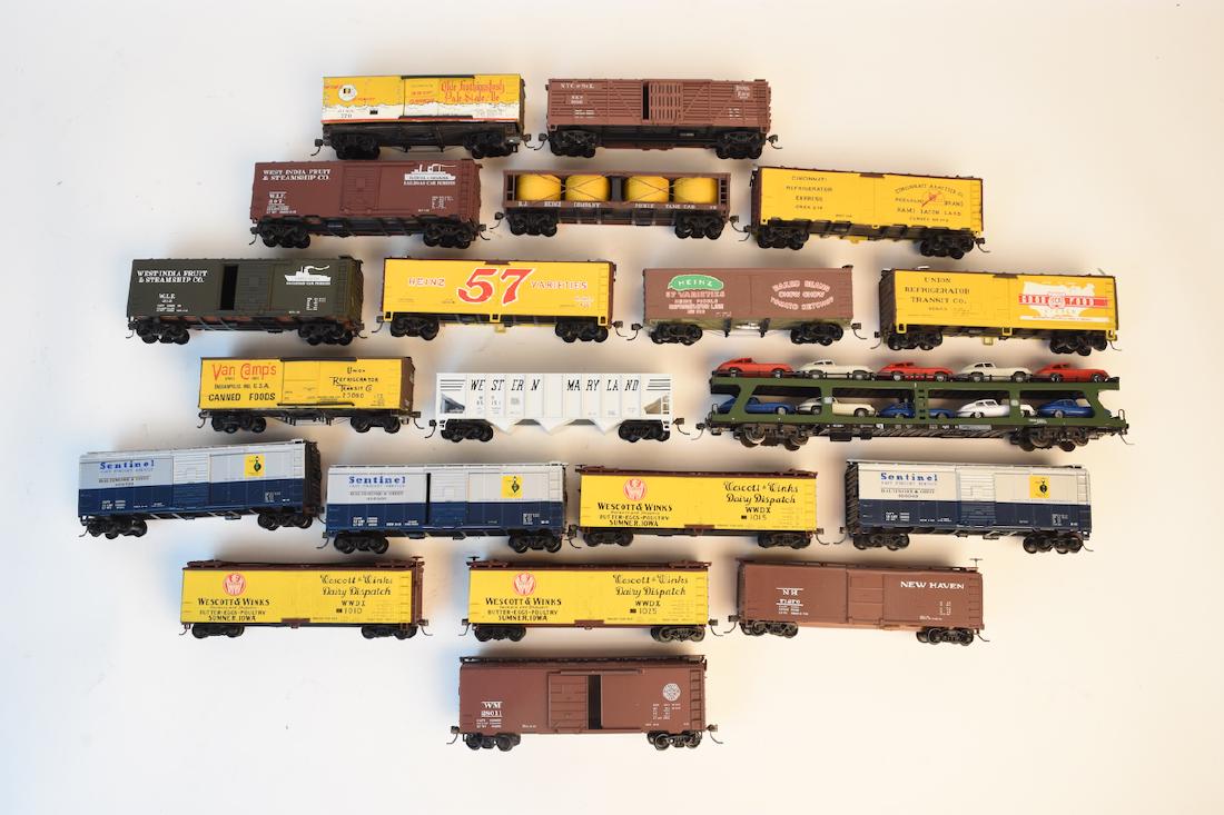 (12) Assorted HO Scale Freight Train Cars (1 of 9)