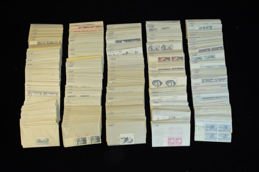 800 +/- Blocks, Doubles & Single US Stamps (1 of 8)