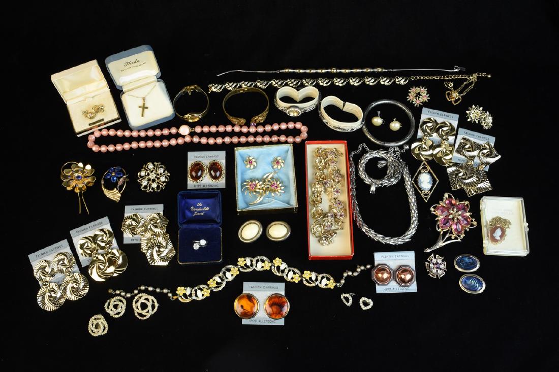 Nice Assortment of Costume Jewelry (1 of 10)
