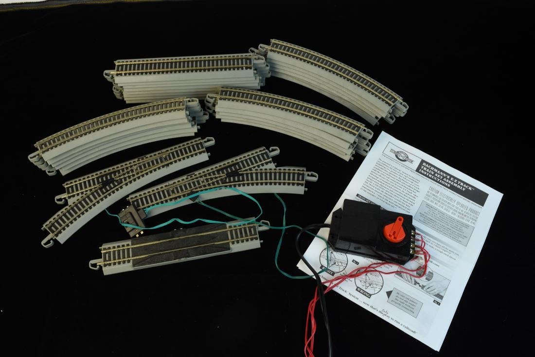 Bachmann E-Z Track System, HO Scale (1 of 1)