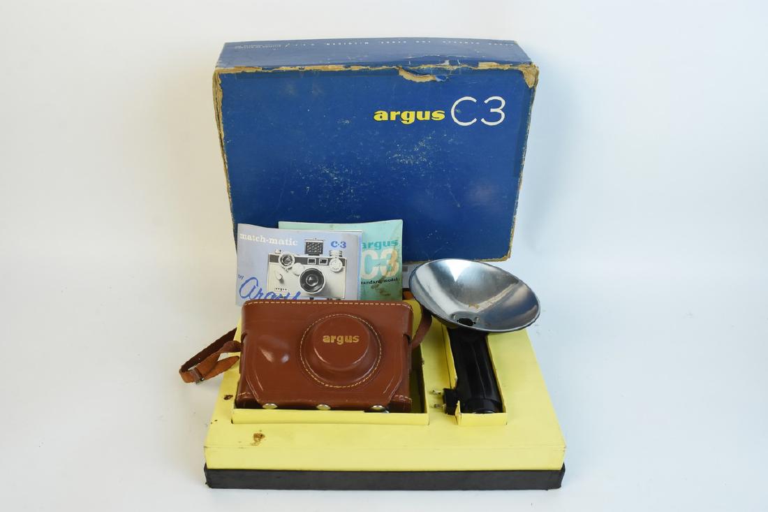 Argus C3 35mm Camera with OB, Case & Flash (1 of 5)