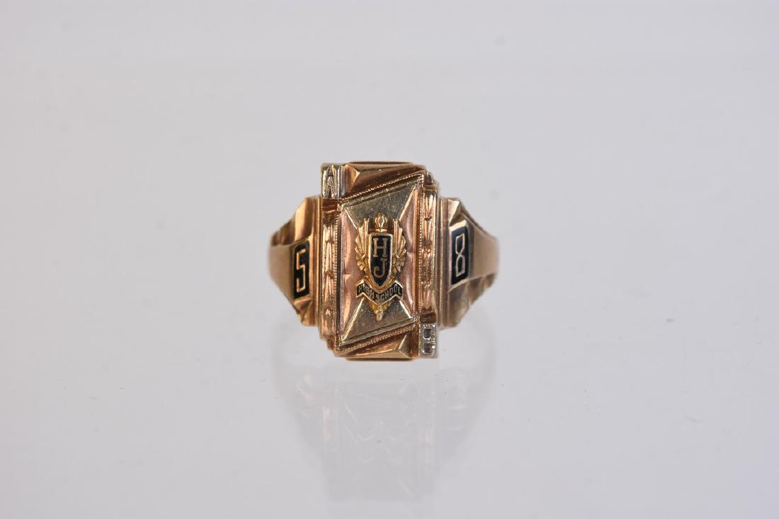 10K Gold Men's Class Ring; 8g (1 of 4)