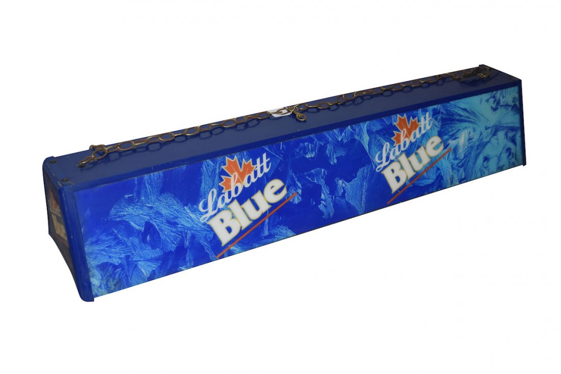 Labatt Blue Beer Advertising Pool Table Hanging Light: Pool table hanging light beer advertising for Labatt Blue, manufactured by KCS. Does not turn on, may just need new bulbs. Cosmetically in overall good condition, refer to images. Measures 46" x 11" x