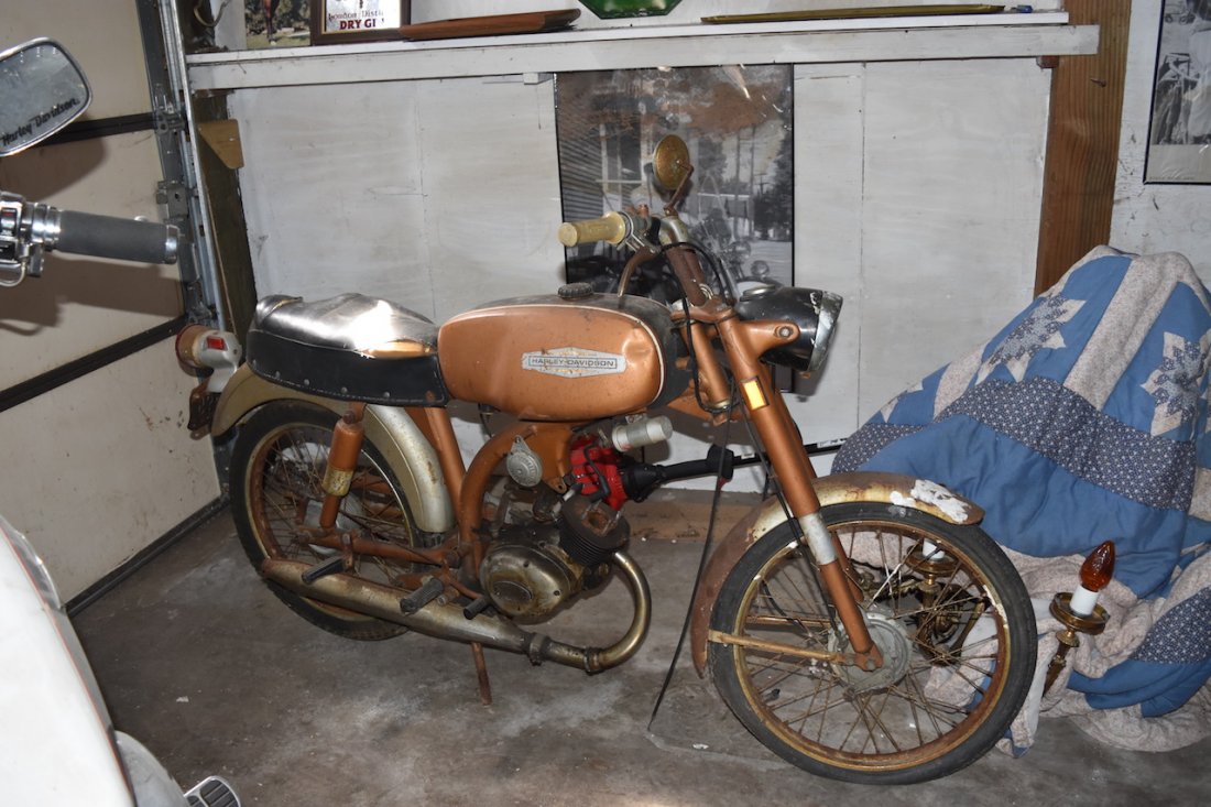 Vintage Harley-Davidson Aermacchi Motorcycle MS4276: Vintage Harley Davidson Aermacchi motorcycle. Made in Italy. Serial # MS4276.
