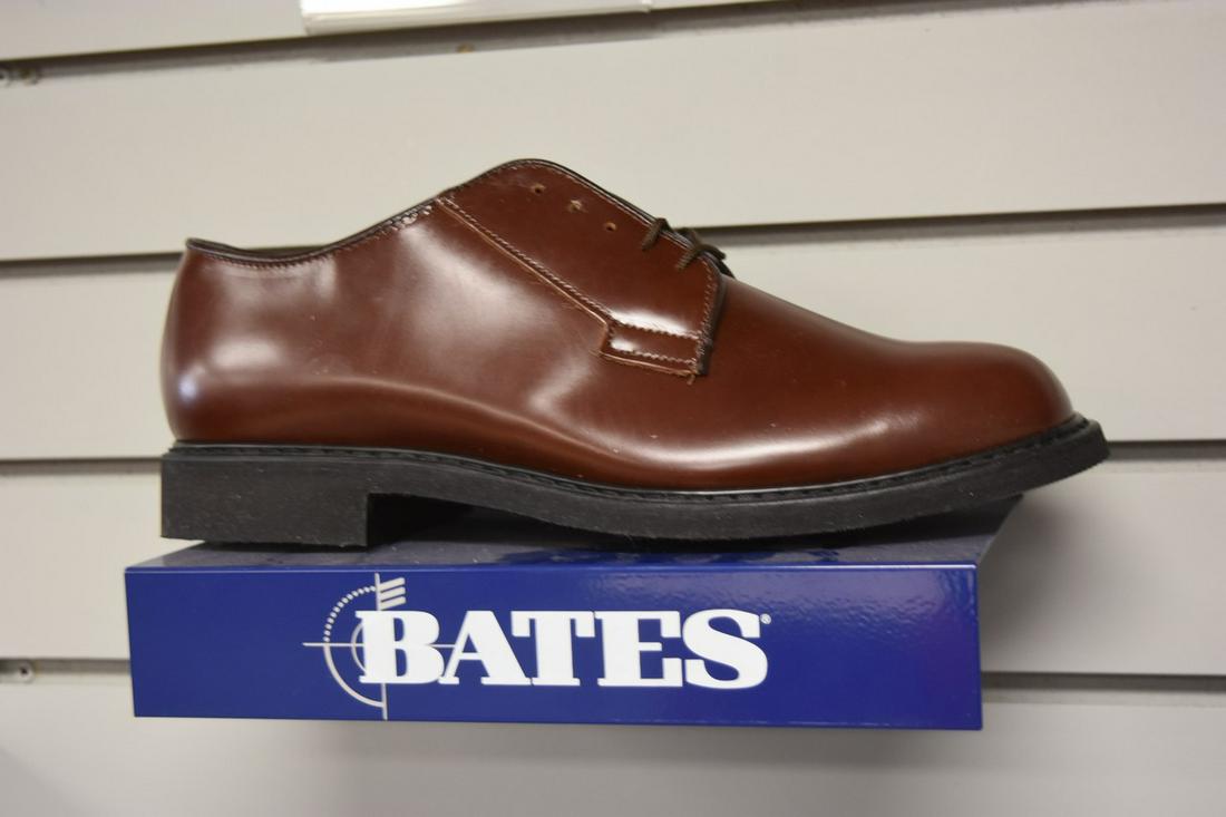 Men's Bates Brown Leather Oxford Shoes - 10D: NEW in box, pair men's Bates Oxford brown leather lace-up uniform footwear. 50% lighter, 75% cooler, oil resistent, non-marking, leather upper balance. US size 10D. Contact our recommended 3rd party "