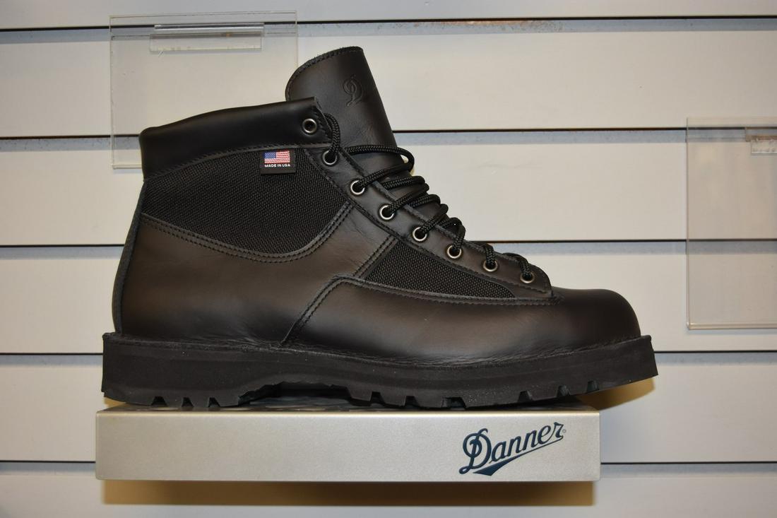 Men's Danner Patrol 6" Black Boots - 13D: NEW in box, men's Danner Patrol 6" H black boots. Gore-TEX, leather uppers. US size 13D. Contact our recommended 3rd party "for profit" shipper Pak Mail at (260) 637-4809 or contact@pakmailfw.com for 