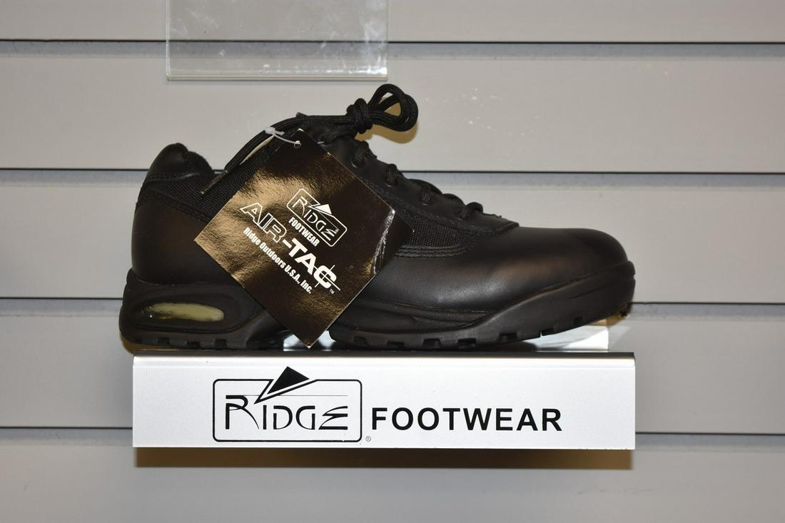 Men's Ridge Air-Tac Oxford Shoes, 8M: NEW in box, men's Ridge-Air-Tac Oxford black shoes in 8001 wide. US size 8M. Contact our recommended 3rd party "for profit" shipper Pak Mail at (260) 637-4809 or contact@pakmailfw.com for shipping quo