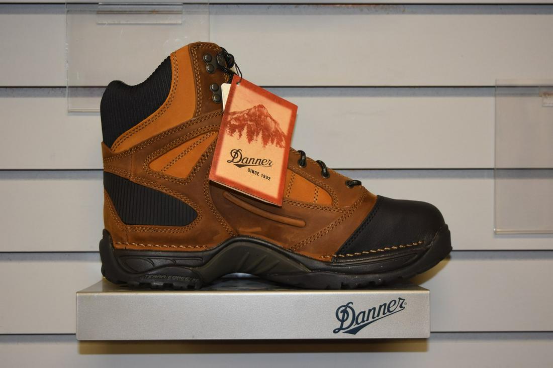 Men's Danner 6" Instigator ST GTX Brown Boots, 9.5: NEW in box, men's Danner 6" Instigator ST GTX brown leather boots. US size 9.5. Contact our recommended 3rd party "for profit" shipper Pak Mail at (260) 637-4809 or contact@pakmailfw.com for shipping