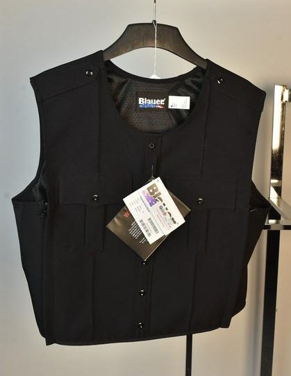 Blauer Armorskin Vest Carrier, L: A Blauer 8370 Large-Tall Polyester Armorskin Outer Vest Carrier. Contact our recommended 3rd party "for profit" shipper Pak Mail at (260) 637-4809 or contact@pakmailfw.com for shipping quote PRIOR to