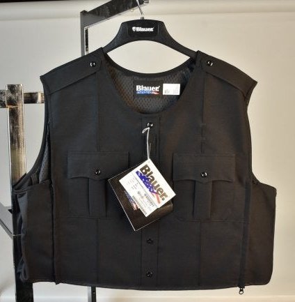 Blauer Armorskin Vest Carrier, XL: A Blauer 8370 XL-Reg Polyester Armorskin Outer Vest Carrier. Contact our recommended 3rd party "for profit" shipper Pak Mail at (260) 637-4809 or contact@pakmailfw.com for shipping quote PRIOR to bidd