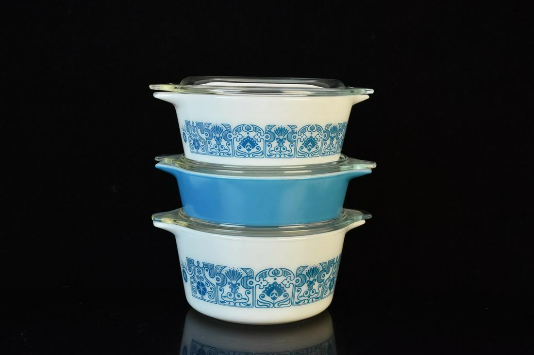 Vintage Pyrex Lidded Casserole Dishes "Horizon" (1 of 8)