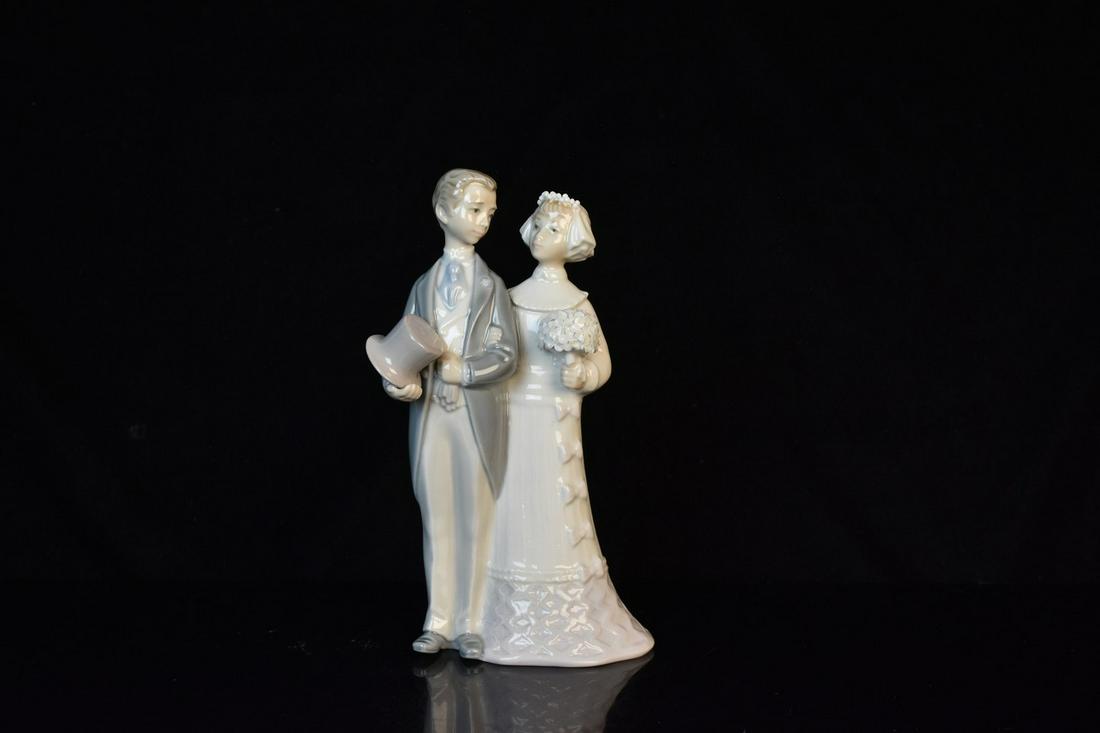 Lladro "Wedding" Figurine 4808 (1 of 6)