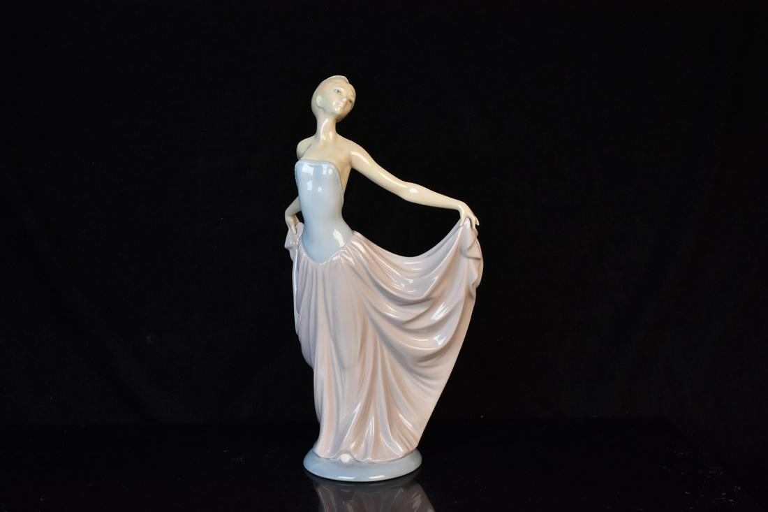 Lladro "The Dancer" 5050 (1 of 10)