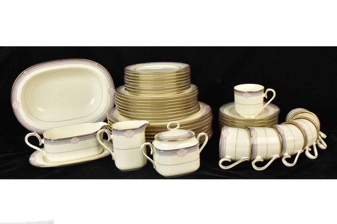Noritake Stanford Court Service for 8 China: Gorgeous Noritake bone China service for eight in the "Stanford Court" pattern. (8) 10 1/2" Dinner plates, (8) 8 1/4" salad plates, (8) 6" saucers, (8) teacups, (1) oval 10 1/2" x 7 3/4" serving dish,