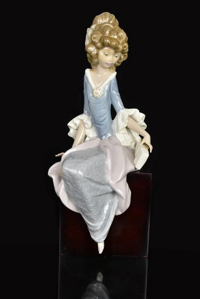 Lladro Girl Reading Book on Wood Base (1 of 7)