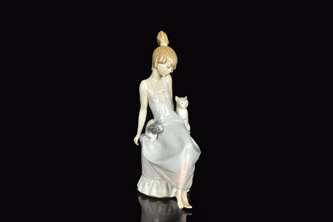 Lladro "Bedtime" Porcelain Figurine, #5443 (1 of 7)