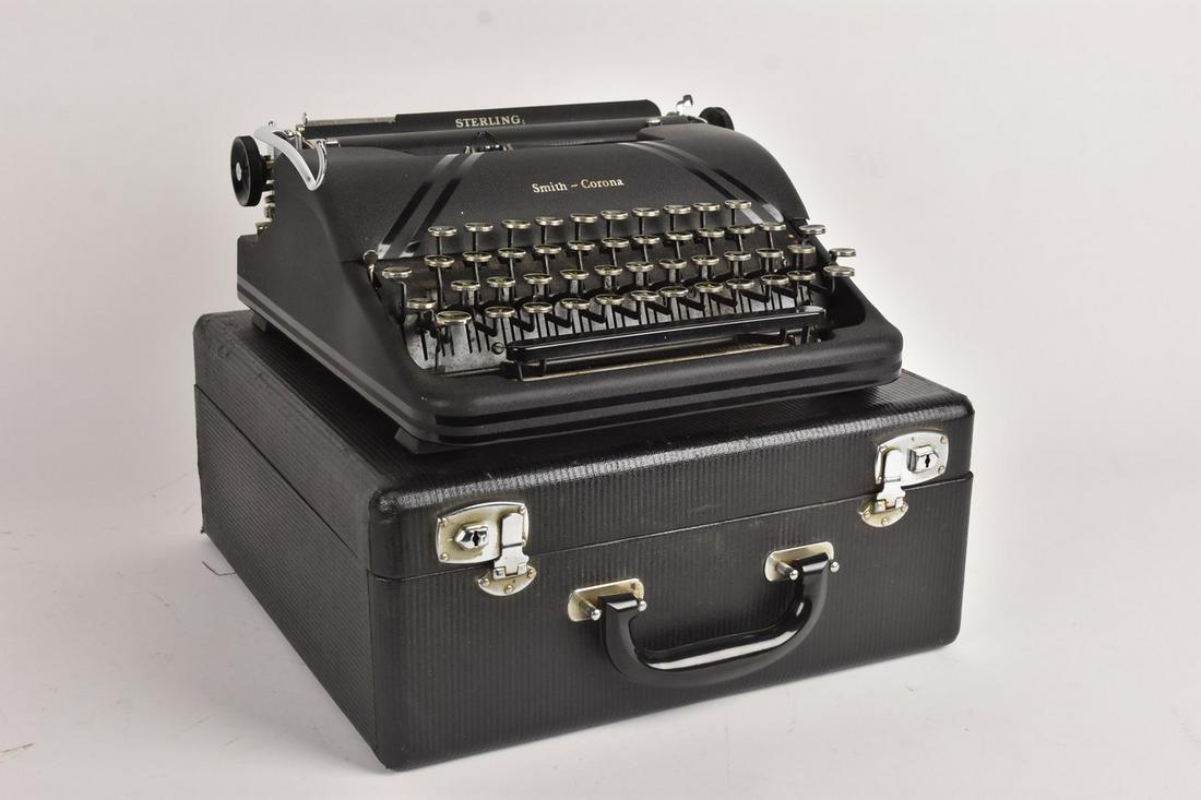 Late 1940s Smith-Corona 4A Series Typewriter (1 of 13)
