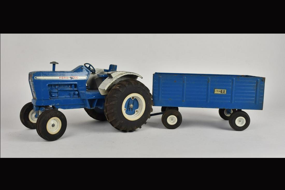 Ertl Diecast Steel Ford Tractor (1 of 9)