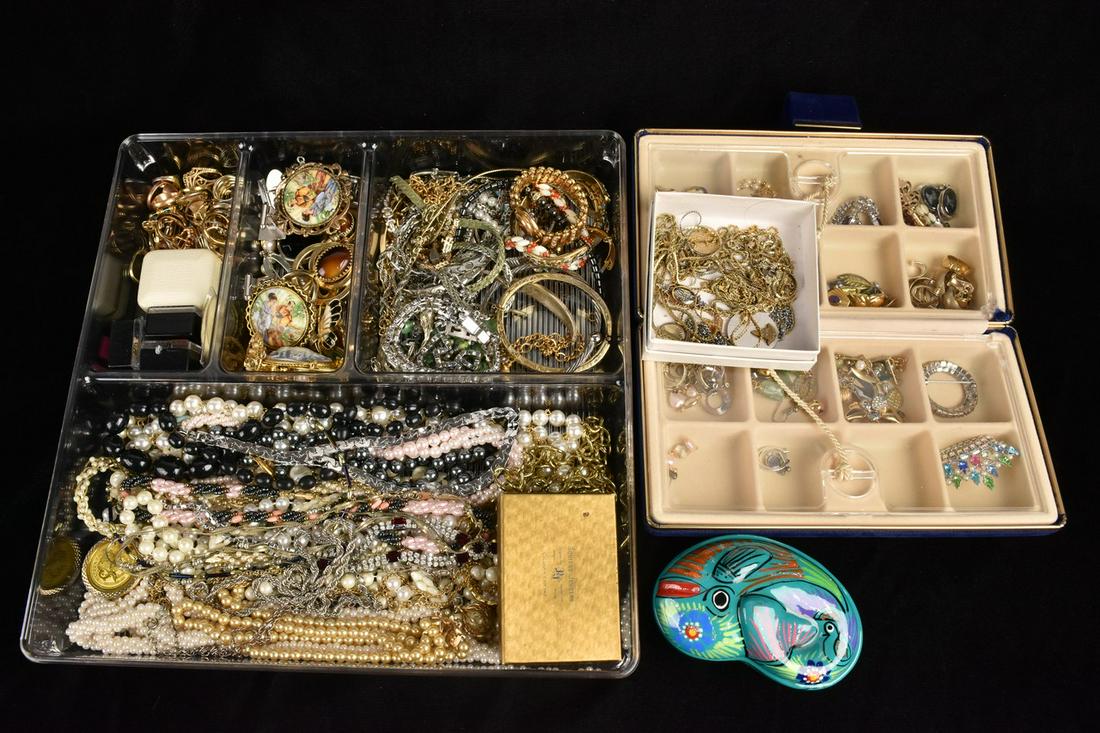 18K & 14K, Sterling & Costume Jewelry (1 of 20)