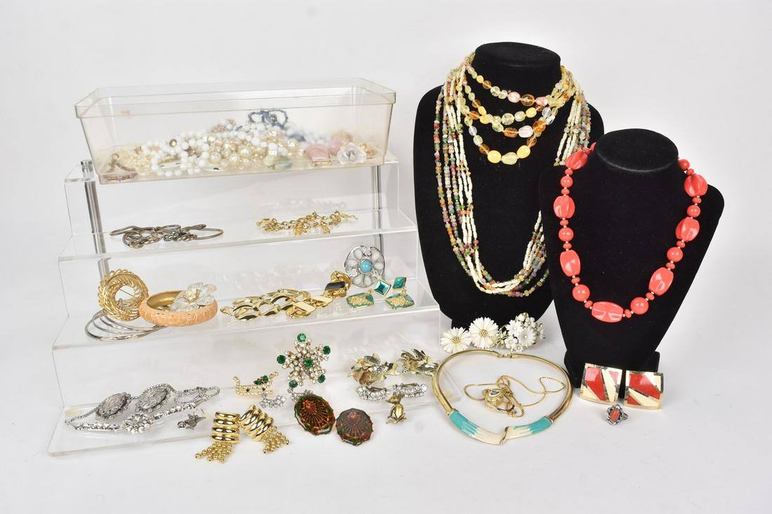 Costume Jewelry Incl. .15 ozt Sterling: A collection of sterling including a sterling ring weighing approx. 0.15 ozt inclusive of all materials. Includes Kandell & Marcus; and Trifari. Includes necklaces, brooches; bracelets; earrings; and