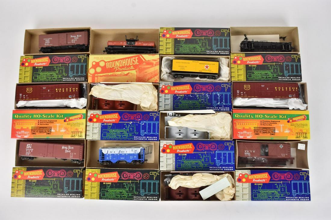 (12) Roundhouse HO Scale Model Trains: A collection of 12 HO scale Roundhouse model train kits in their original packaging. Contents of packages not checked for completeness; possible that some models have been assembled/partially assemble