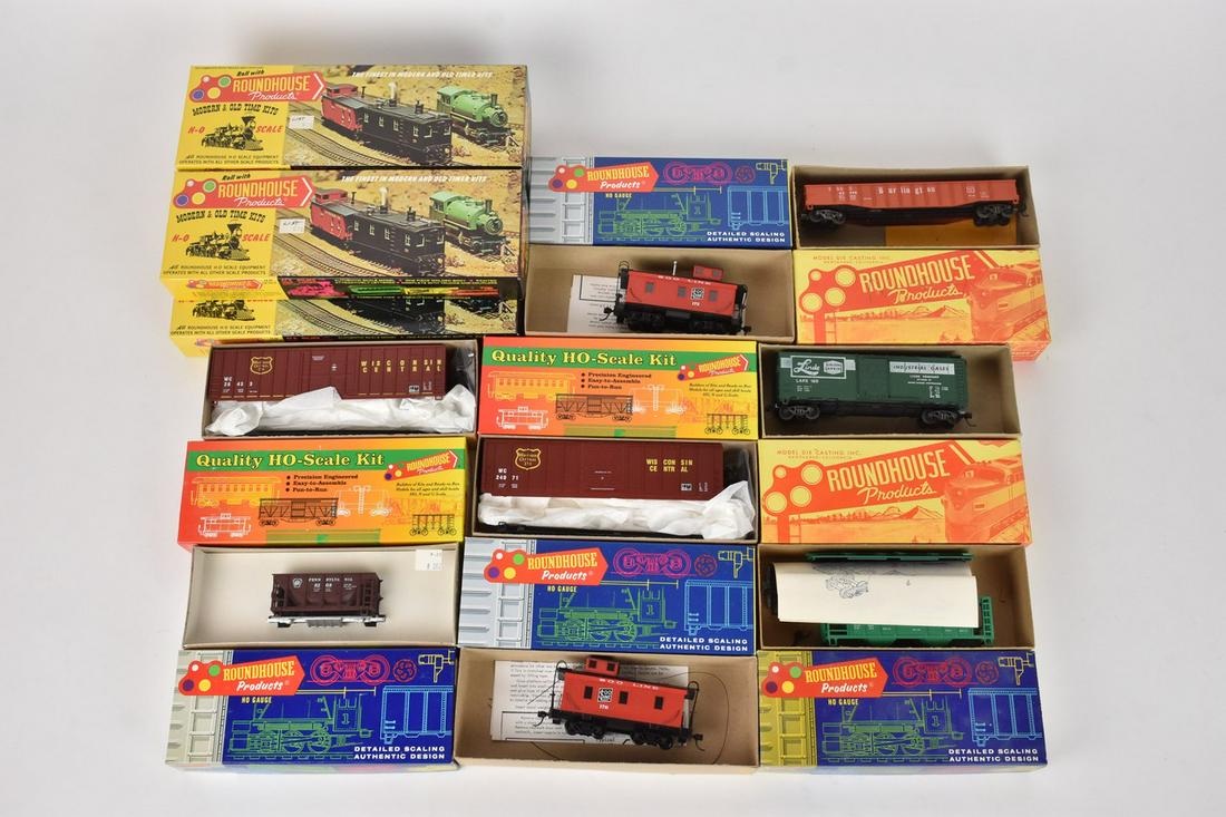 (12) Roundhouse HO Scale Model Trains: A collection of 12 HO scale Roundhouse model train kits in their original packaging. Contents of packages not checked for completeness; possible that some models have been assembled/partially assemble