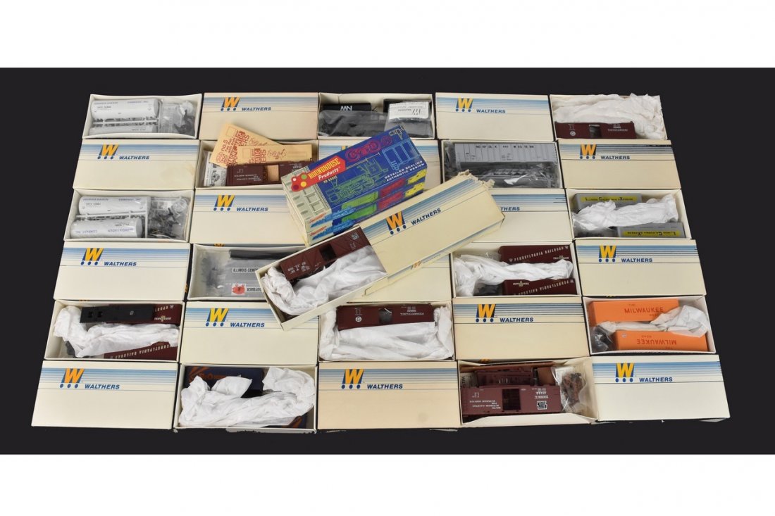 (19) Walthers HO Scale Model Train Kits: A collection of 19 Walthers HO scale model train kits in original packaging (please note: three trains are in Roundhouse packaging but have been resealed with Walthers labels). Three boxes are still s