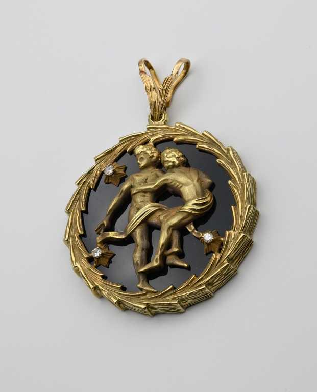 Large 14k Gold Medallion w Diamonds (1 of 3)