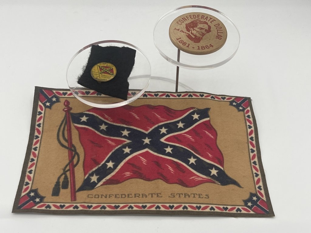 Civil War RARE Confederate Tobacco Felt + 2: In this lot are : A RARE 1900's 5"x 8 1/4" vintage tobacco felt depicting the Confederate Flag...at reads "Confederate States". Second item- also RARE- a 1900's "Stars and Bars" Tin Tobacco Tag with t