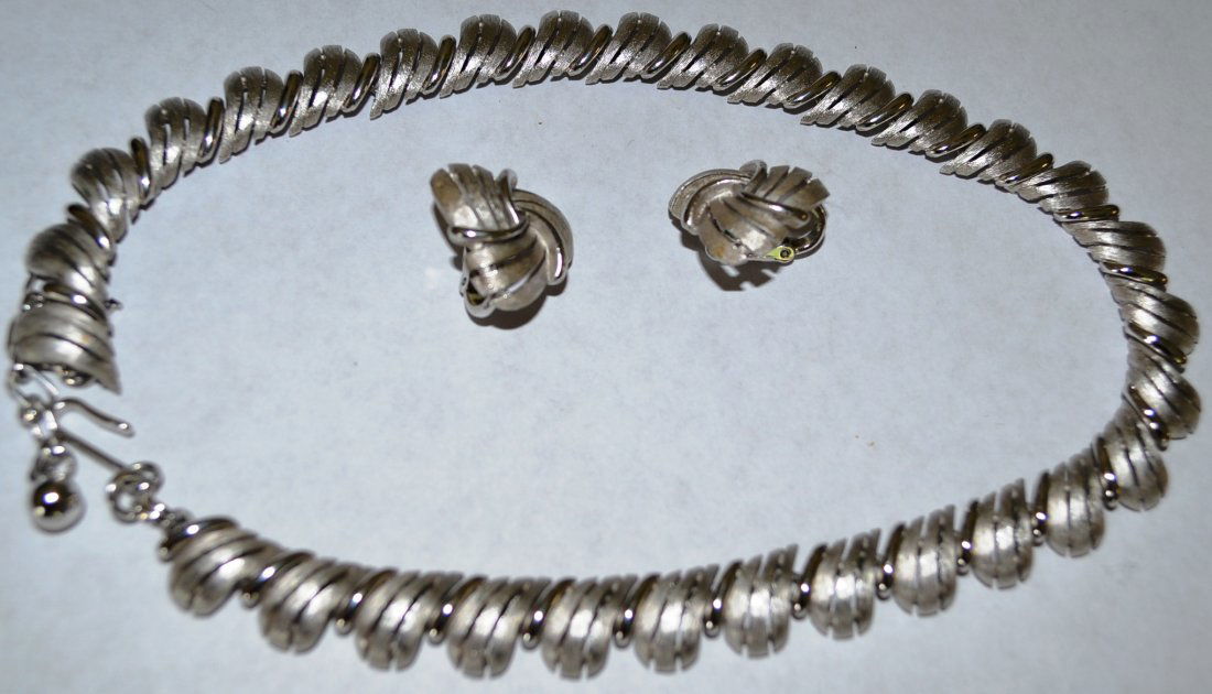 Trifari necklace & earring set: Trifari necklace & earring set